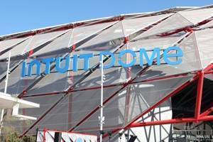卢谈主场赢湖人:有一个能称为家的地方感觉很好 这是我们的地盘